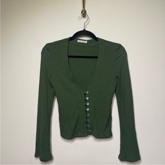 Reformation Gellar Top in Fern - Picture 4 of 7